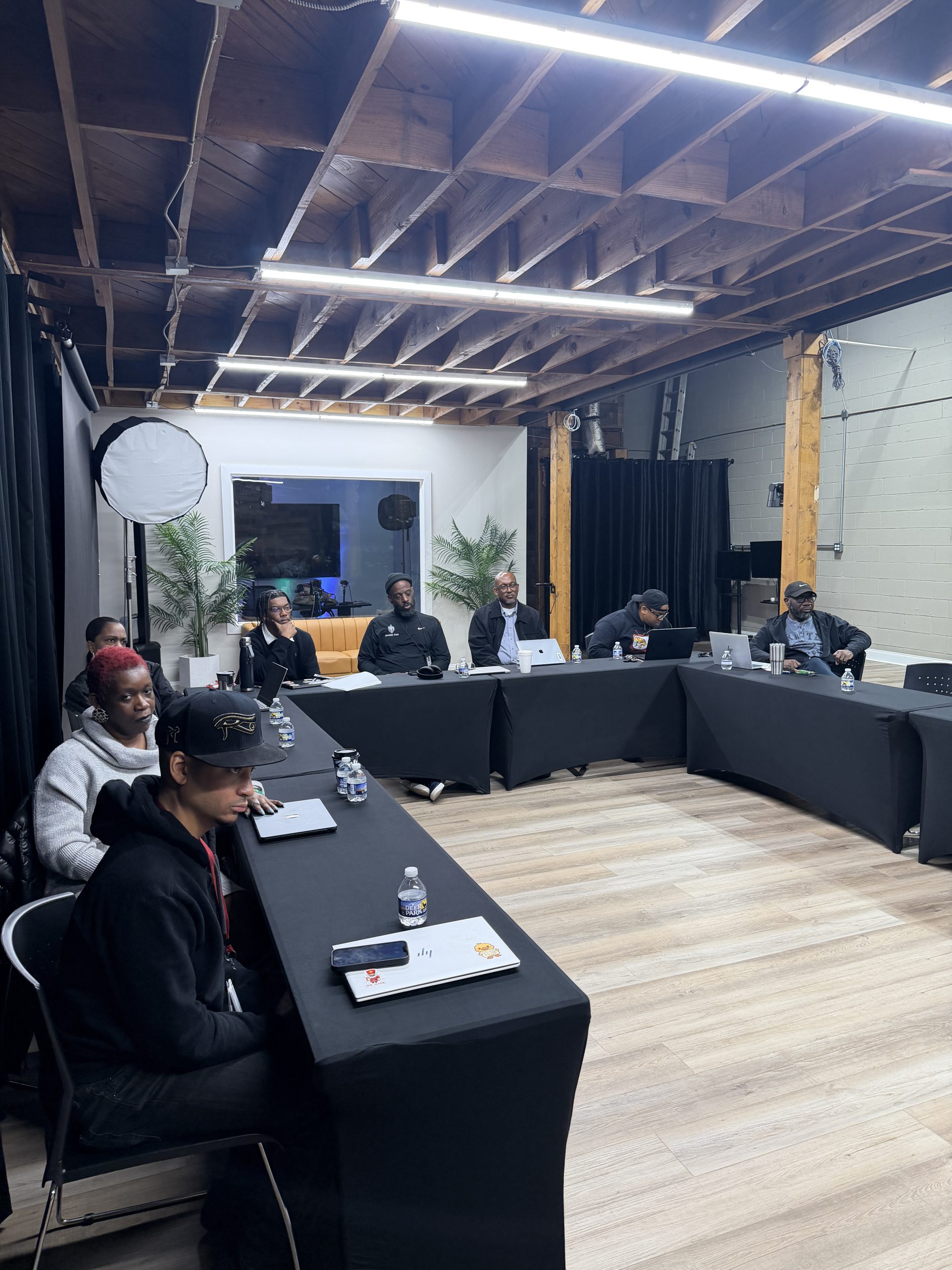 APS educators visit The Atlanta Voice to talk journalism, trends in media