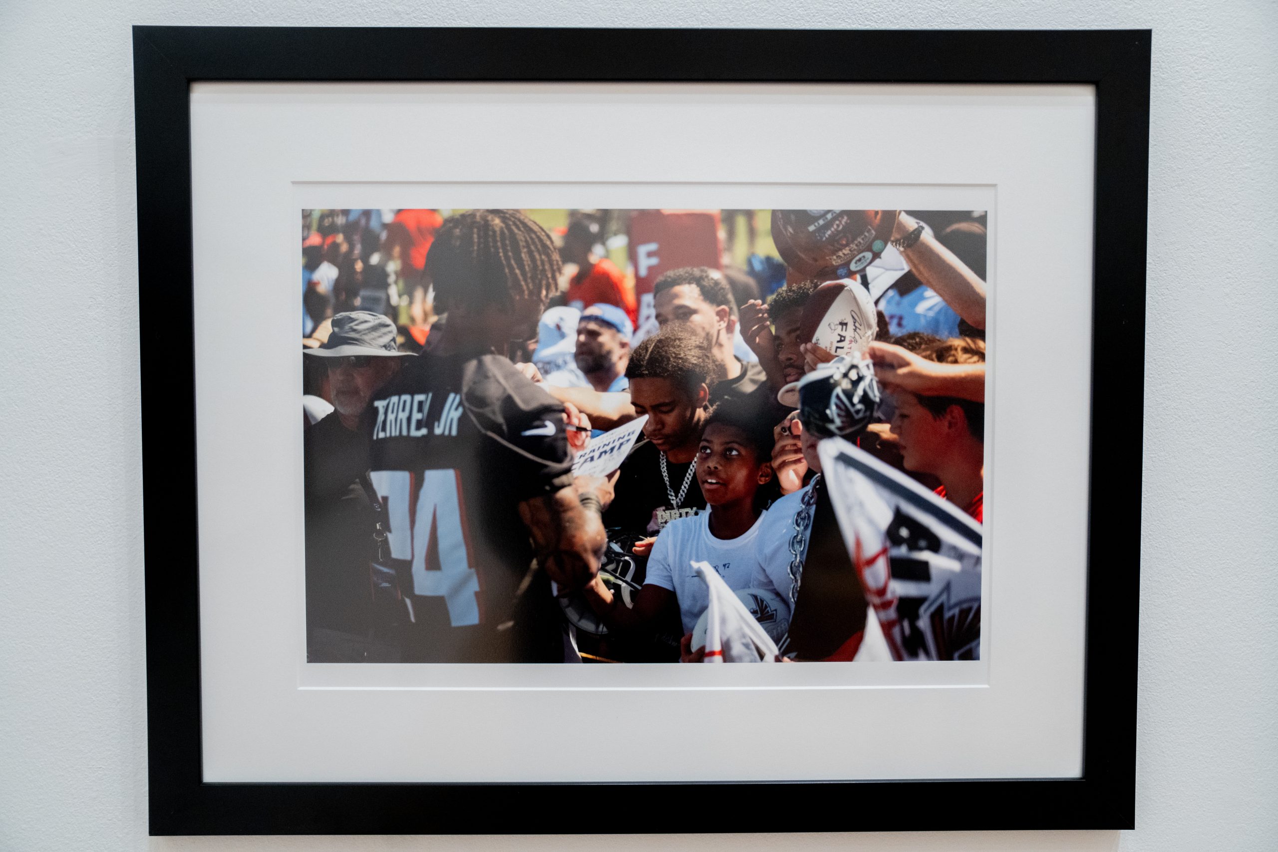 Art imitates life in Sheila Pree Bright’s “Footwork: Where We Gather” 