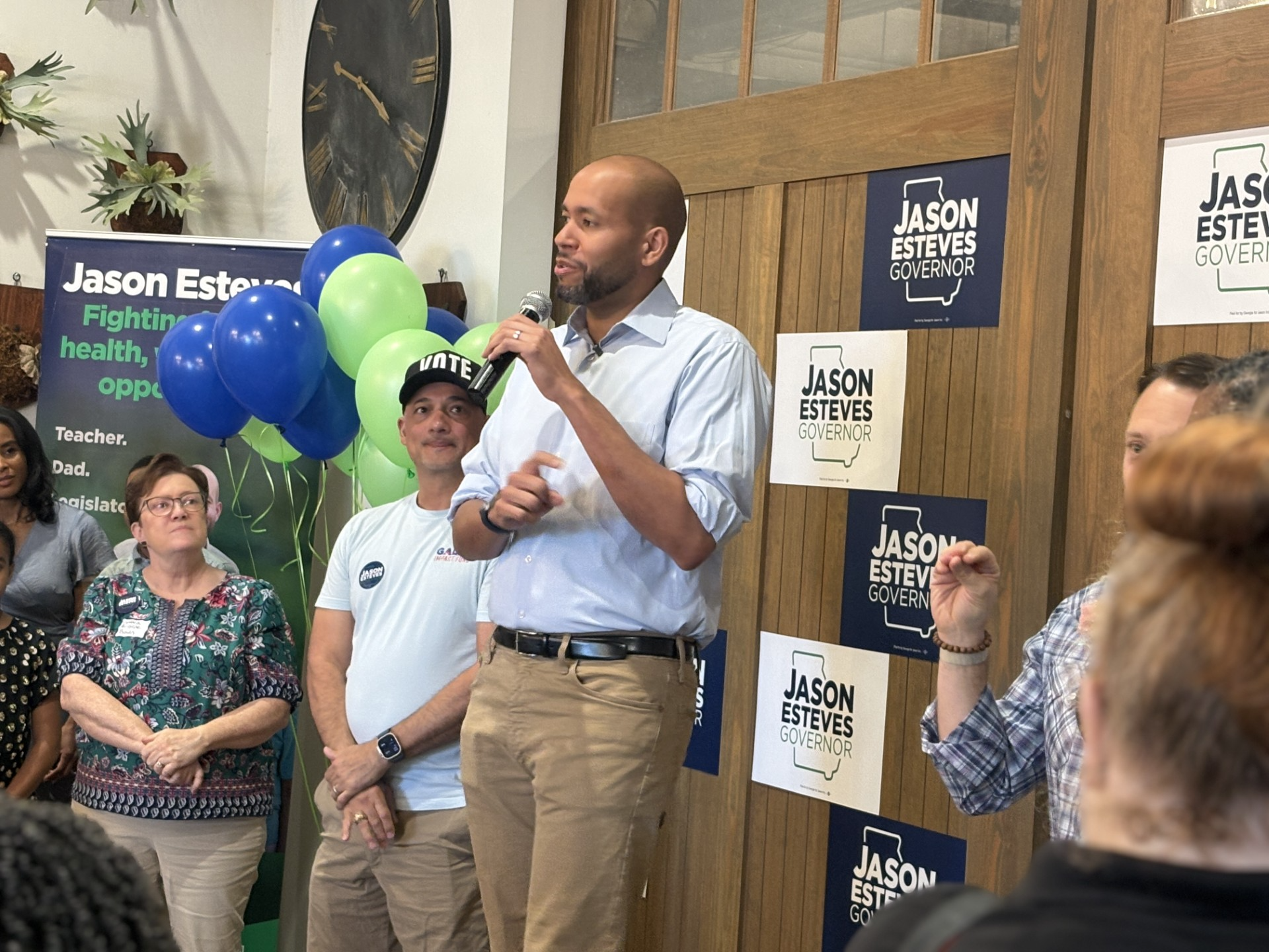 Jason Esteves Hosts Rally on Eve of Early Voting Period