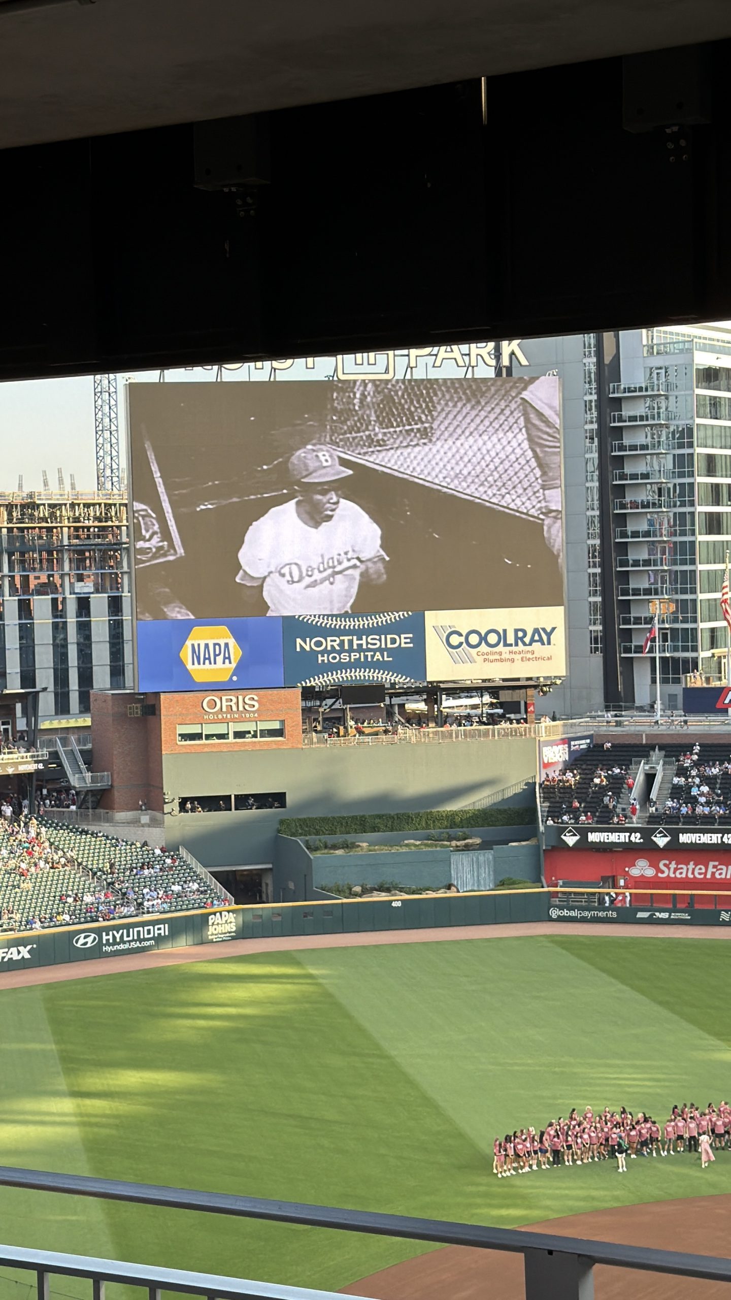 Atlanta Braves defeat Miami Marlins to win series on Jackie Robinson Day