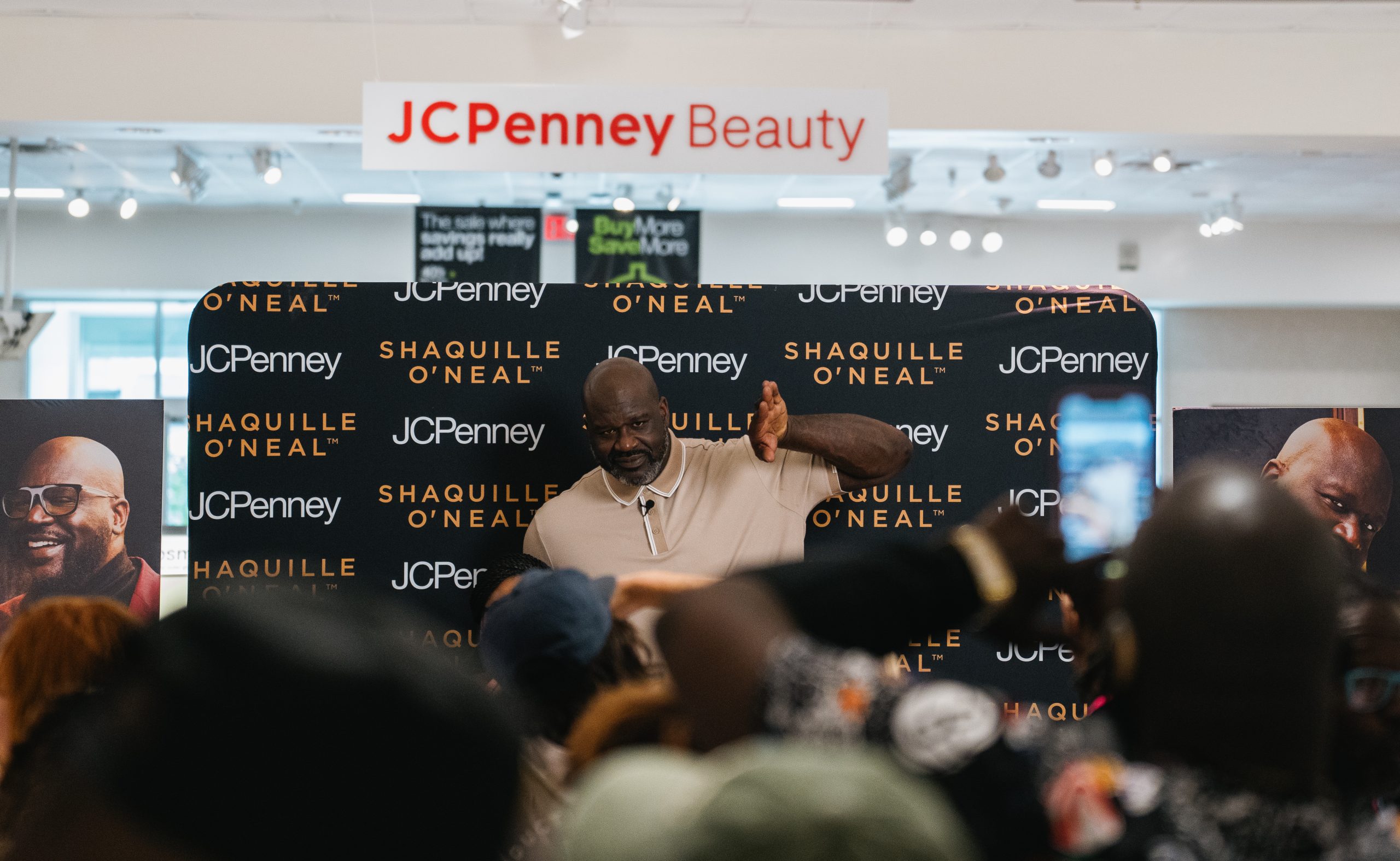 Shaquille O’Neal hosts ‘Suit Up’ event for Clayton State University students 